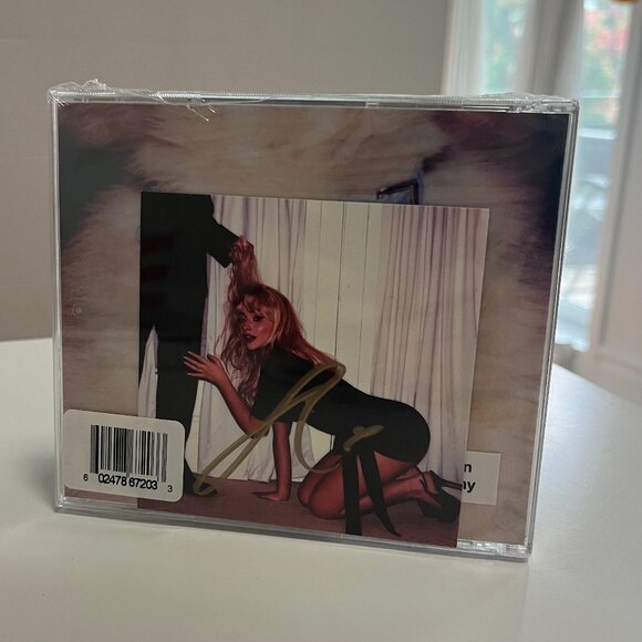 Sabrina Carpenter - Man's Best Friend Signed CD - Picture 1 of 2